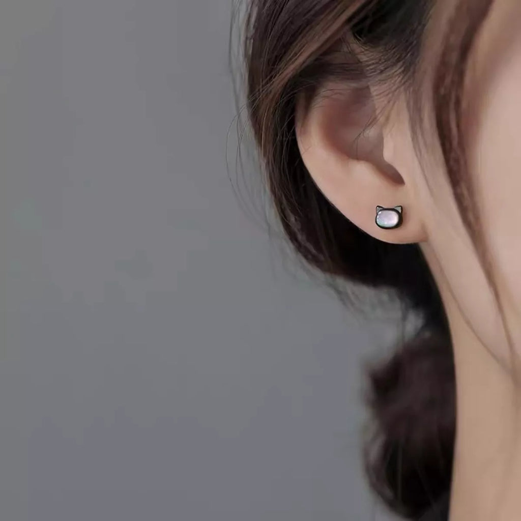 Shell Cute Cat Stud Earrings
