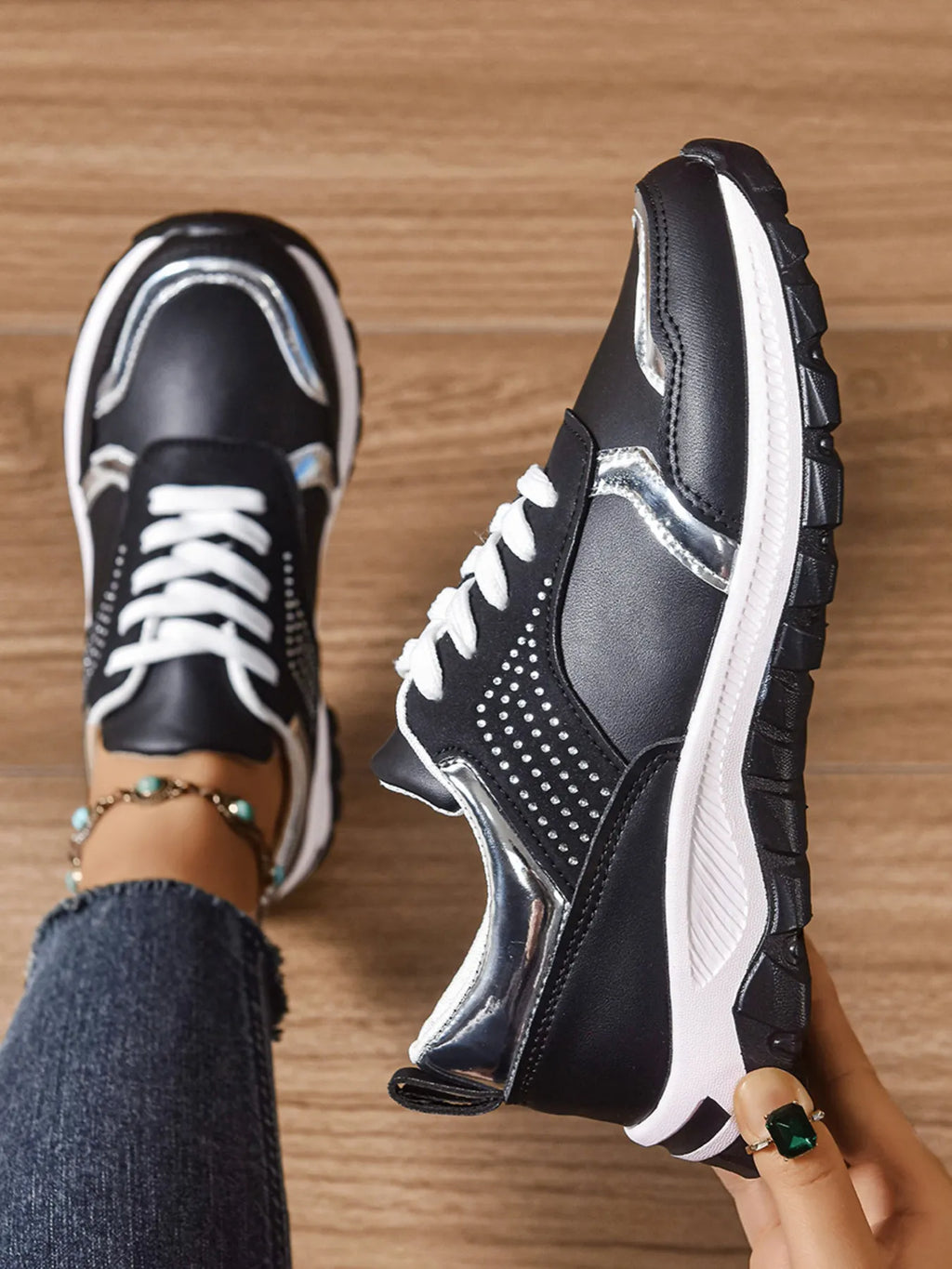 Lace Up Round Toe Sneakers