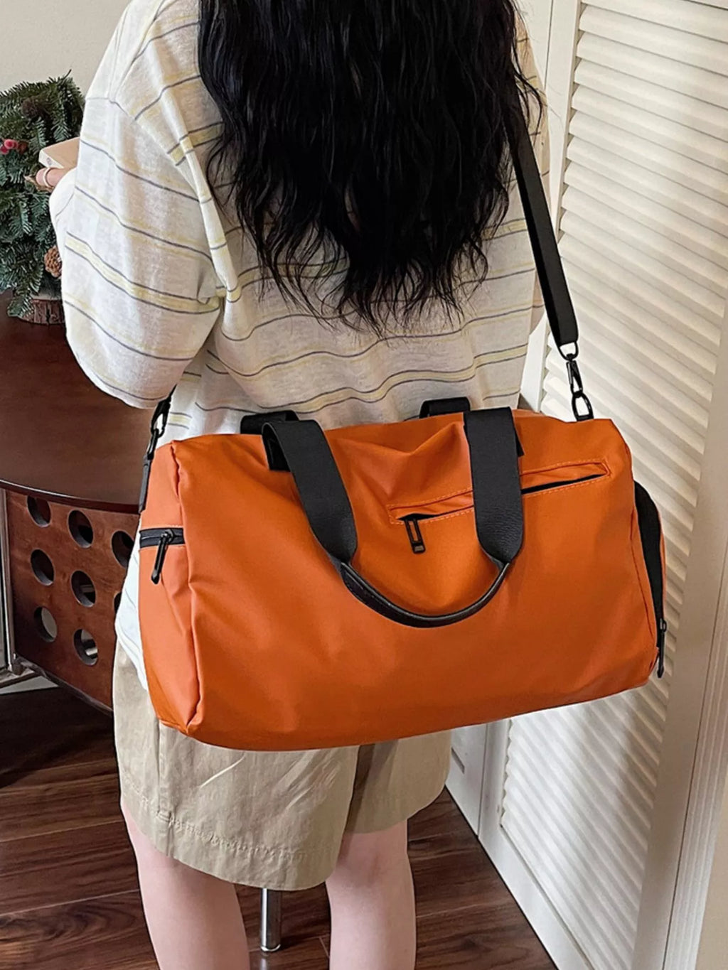 Lightweight Multi-Pocket Travel Bag