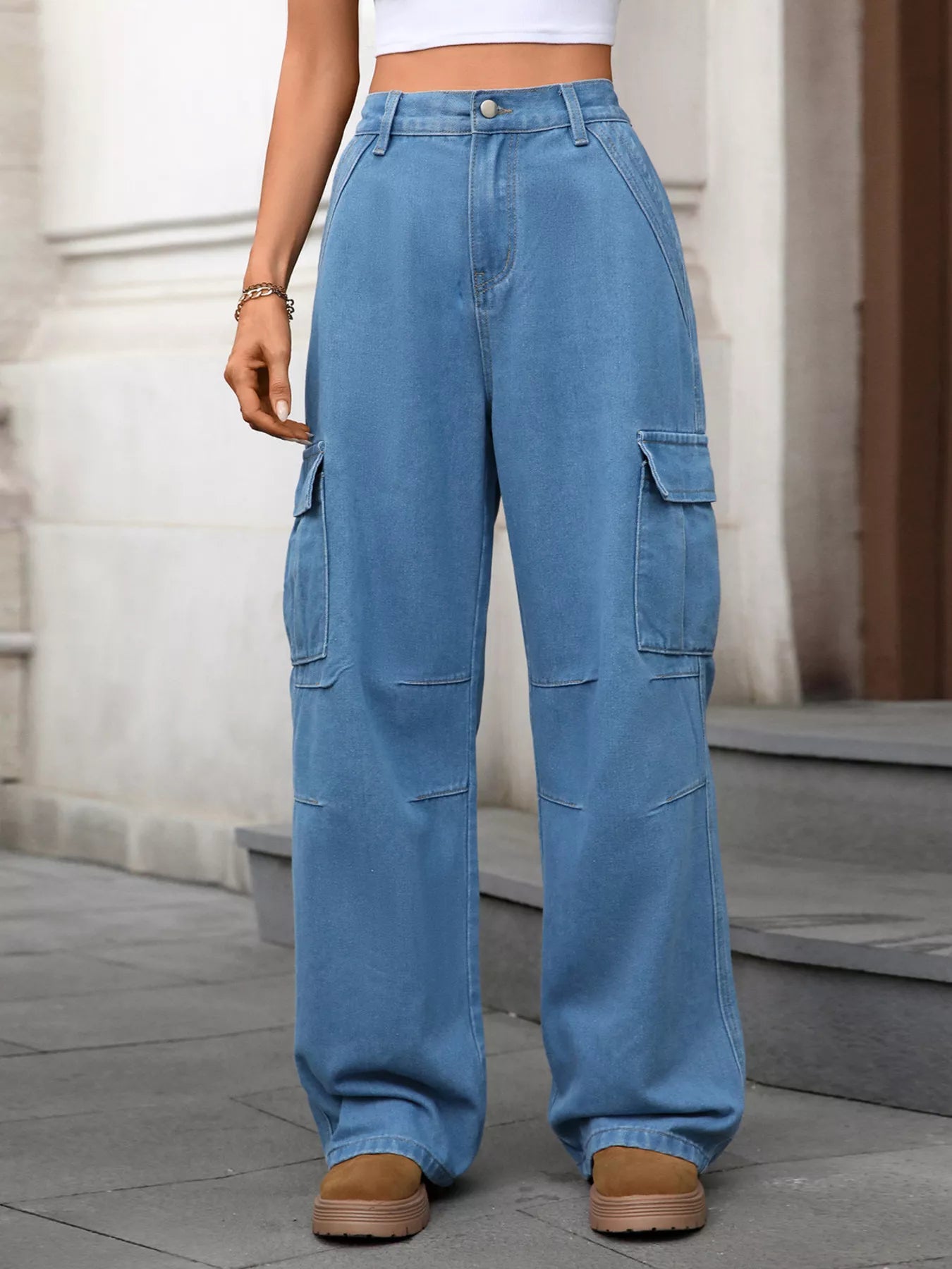 Relaxed Fit Cargo Jeans