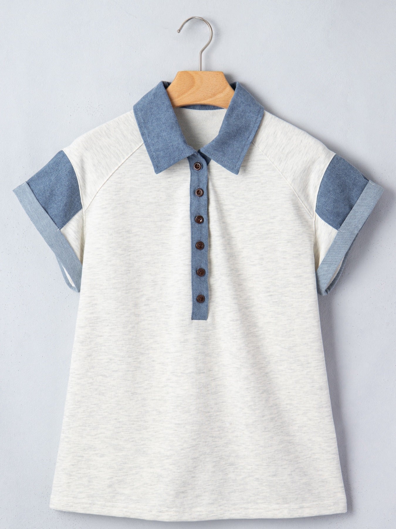 Contrast Trim Button Detail Top