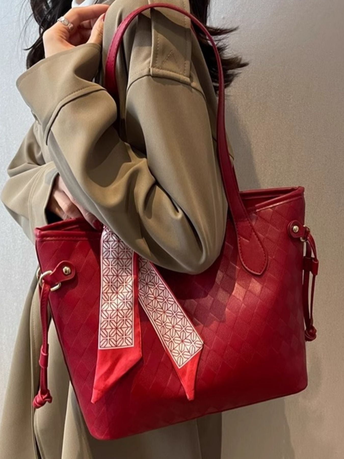 Diamond Pattern Tote Handbag