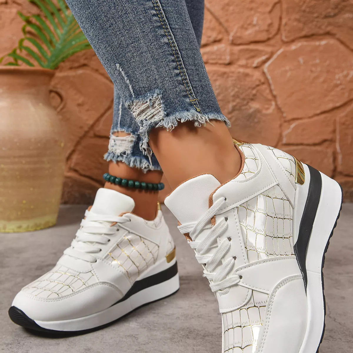 Lace Up Round Toe  Sneakers