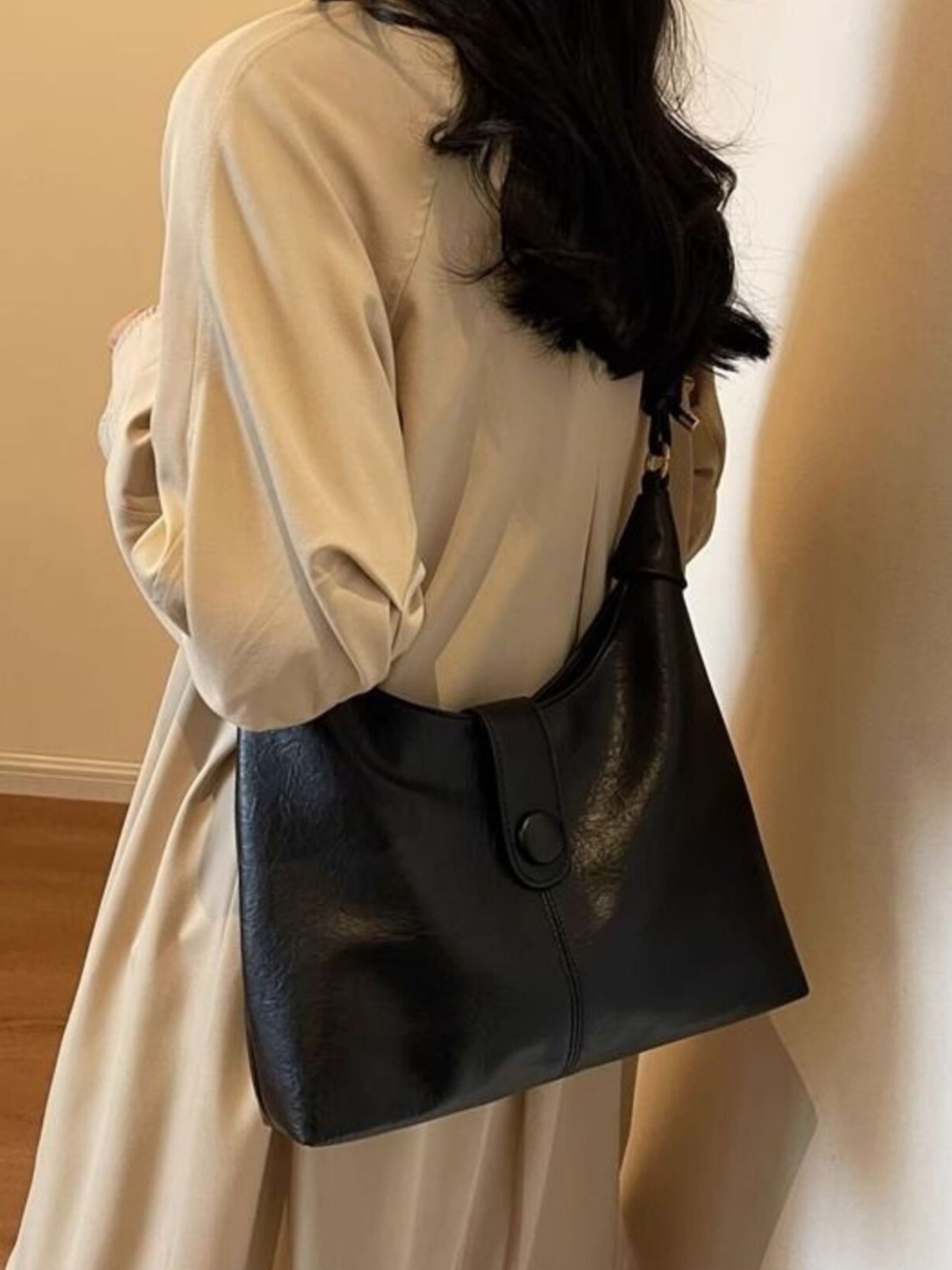 Vintage Buckle Closure Shoulder Bag