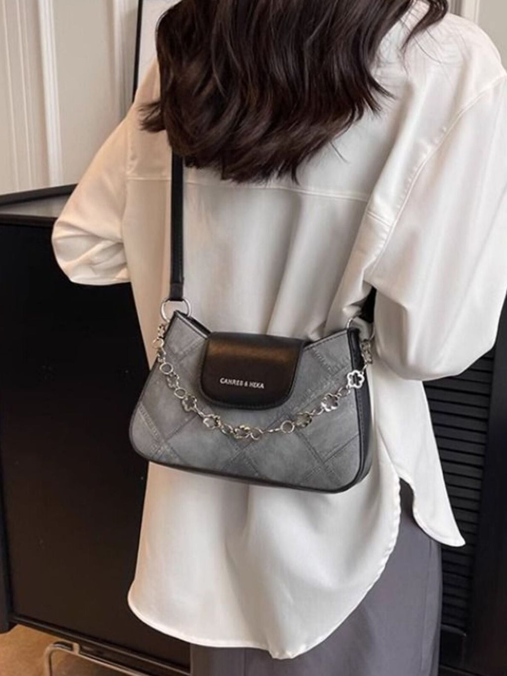 Chain Decor Leather Shoulder Bag