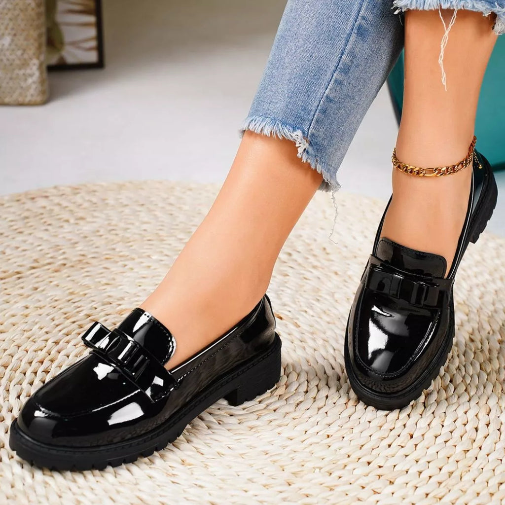 Round Toe Bow Loafers