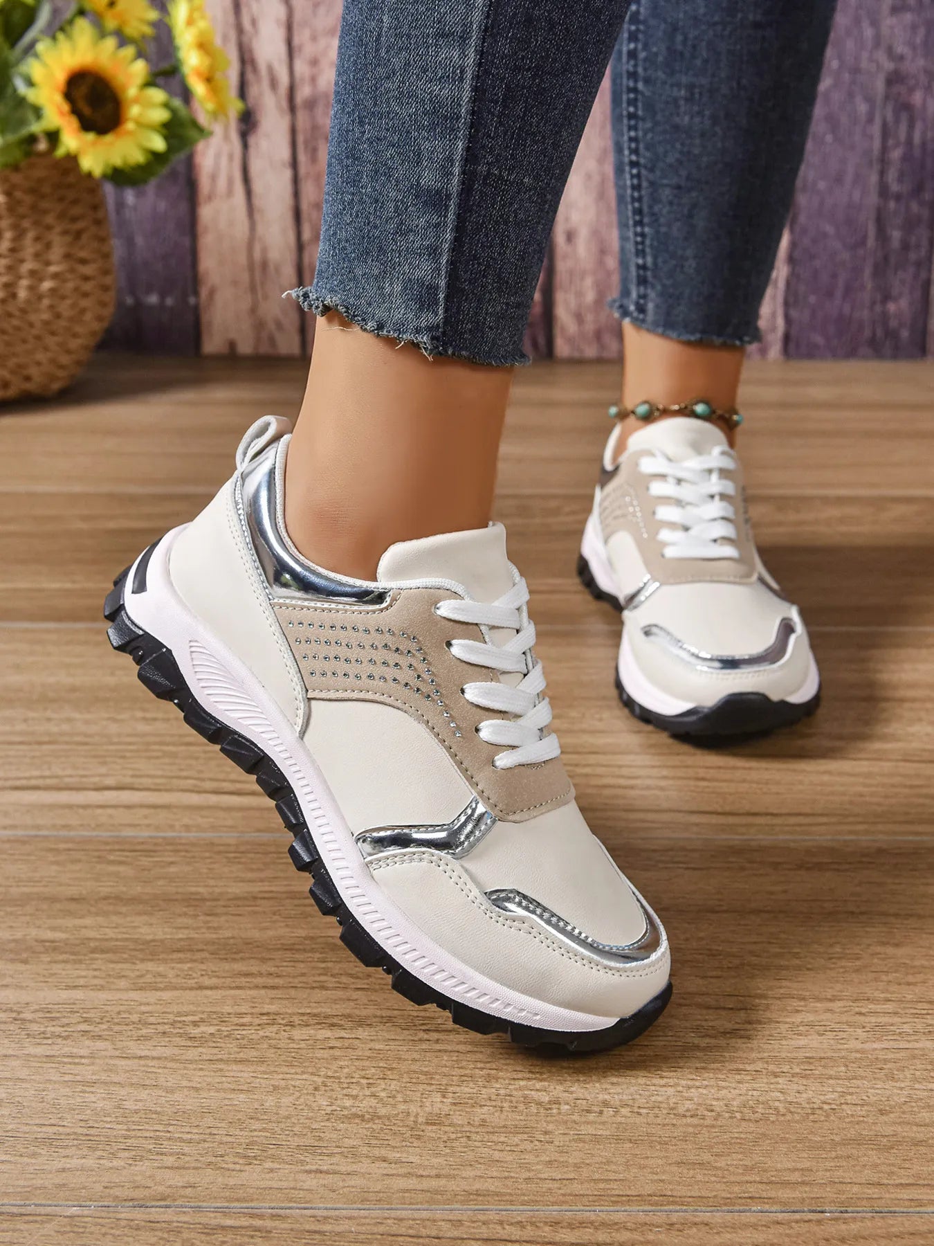 Lace Up Round Toe Sneakers