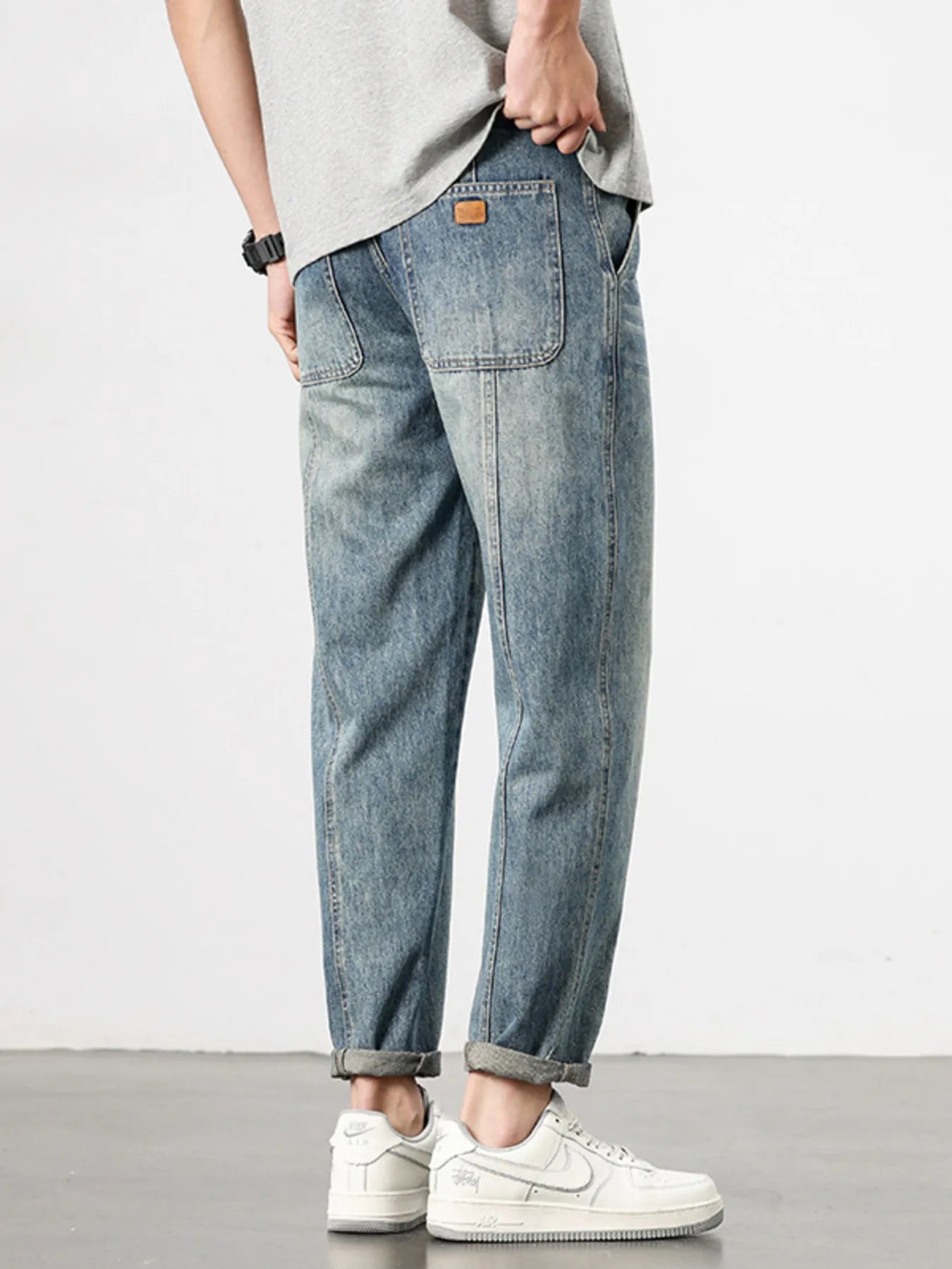 Men's Loose Fit Washed Jeans