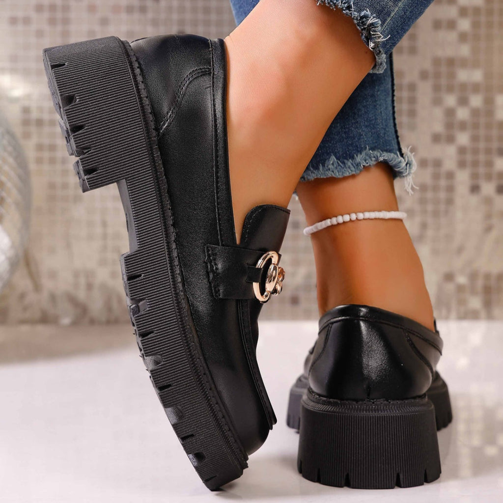 Chain Decor Round Toe Loafers