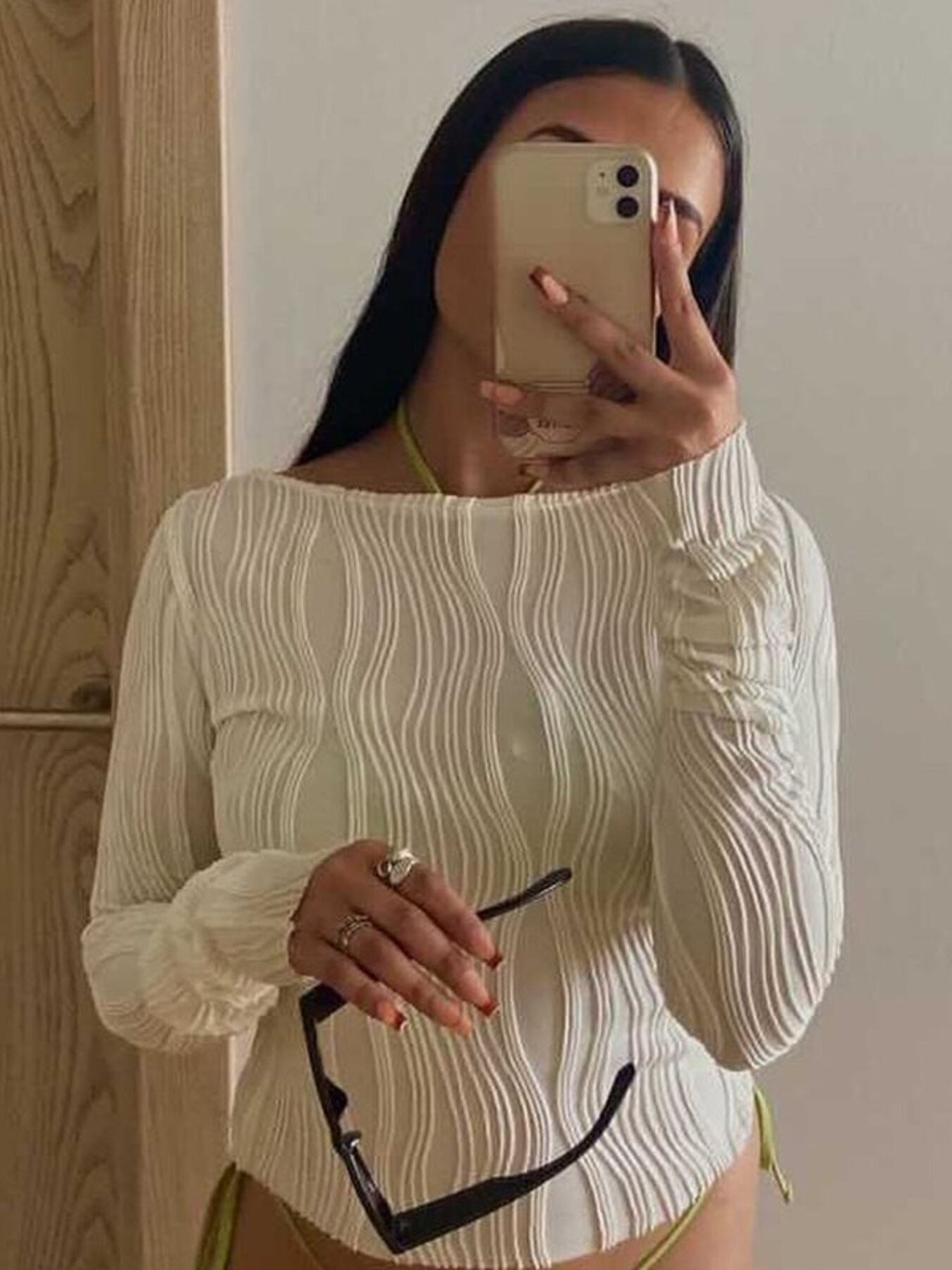 Textured Long Sleeve Fitted Blouse