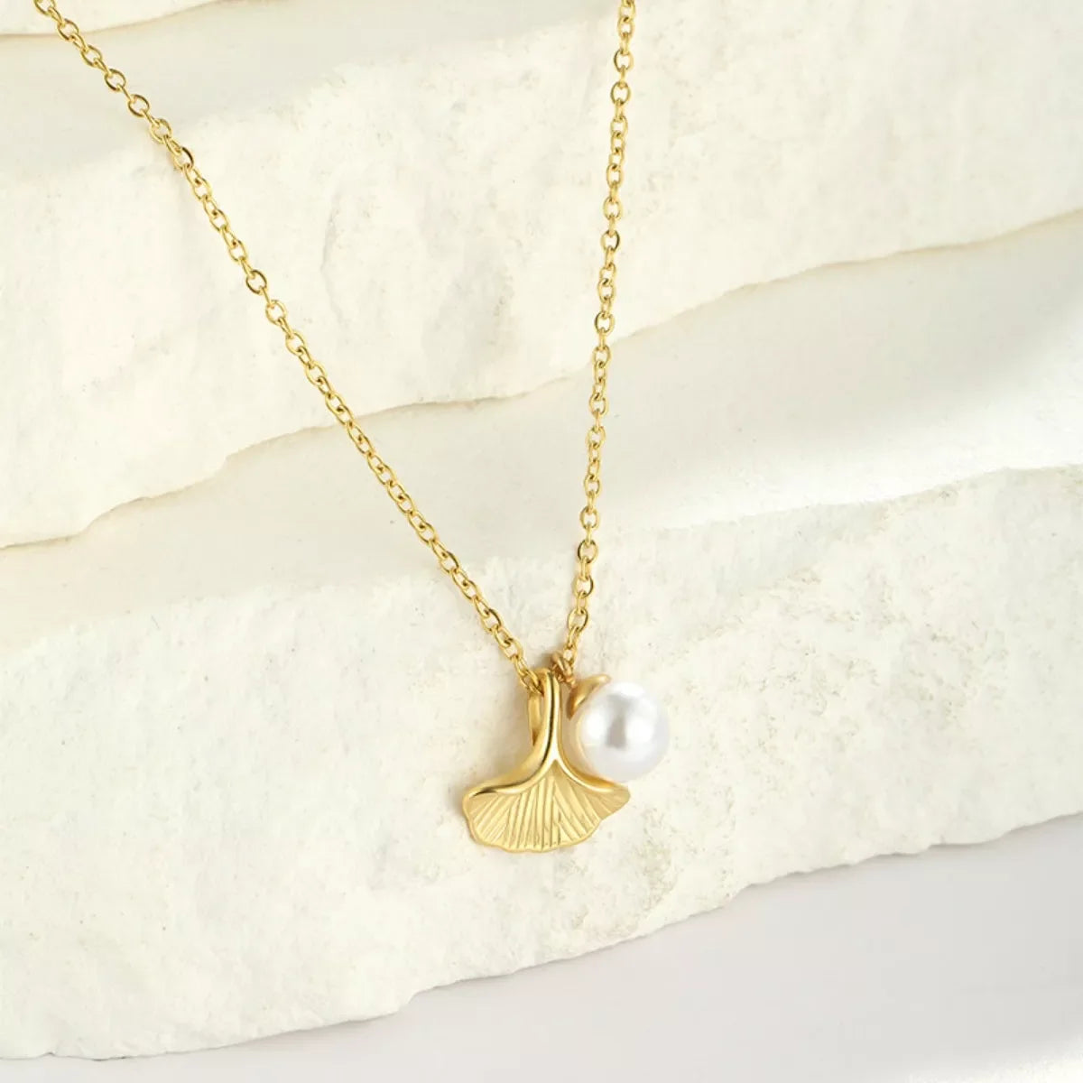 Pearl & Shell Pendant Necklace