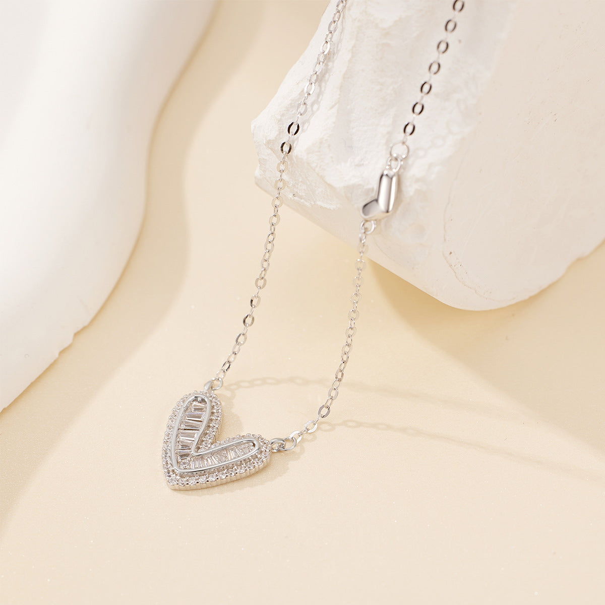 925 Sterling Silver Zircon Heart Necklace