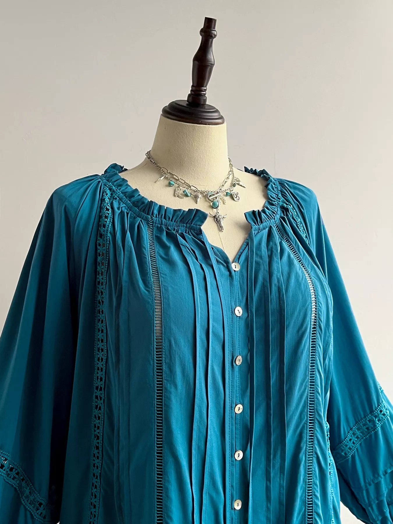 Plus Size Frill Pleated Lantern Sleeve Blouse