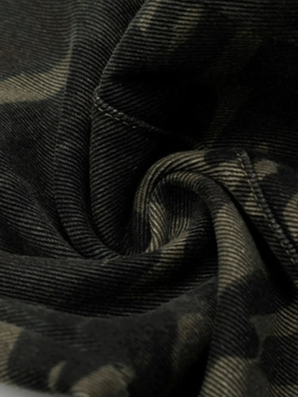 Men's Camouflage Cargo Jeans with Multiple Pockets