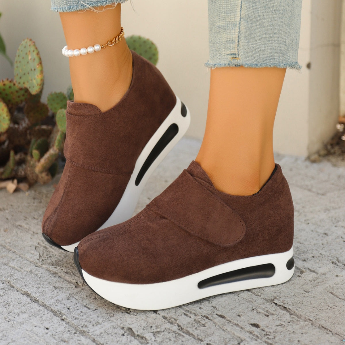 Round Toe Platform Sneakers