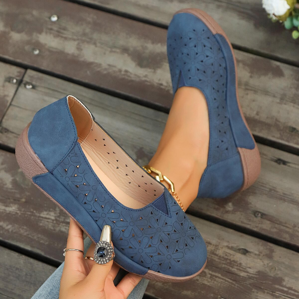 Hollow-Out Casual Loafers