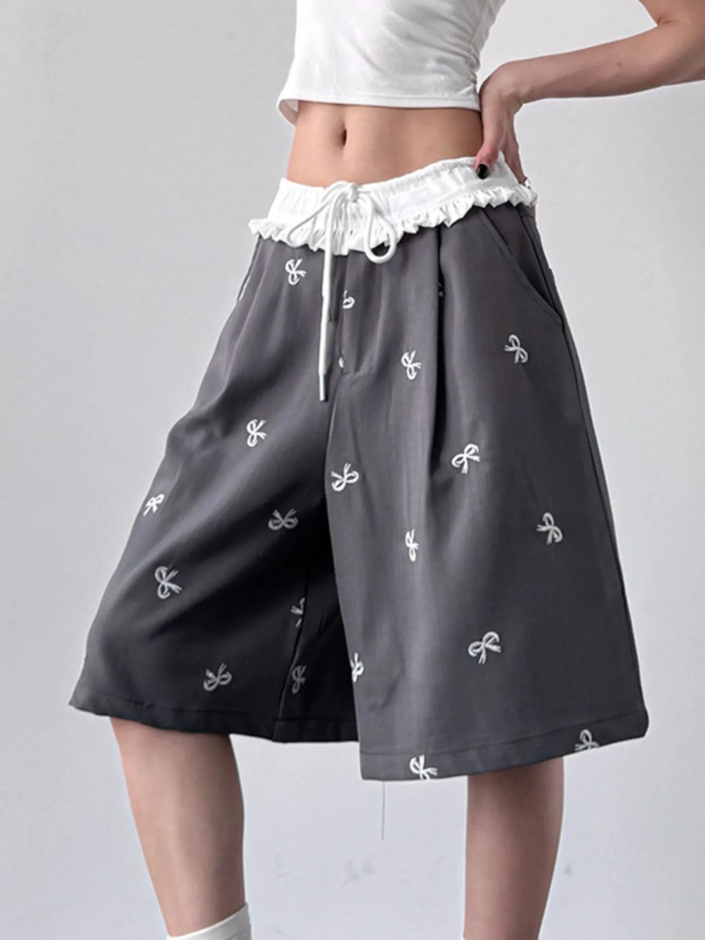 Bow Print Wide Leg Shorts with Contrast Ruffle Waistband
