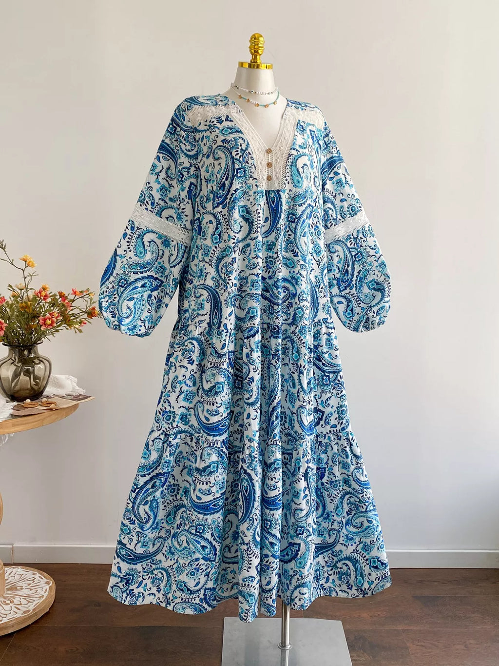 Plus Size Bohemian Paisley Print V-Neck Dress