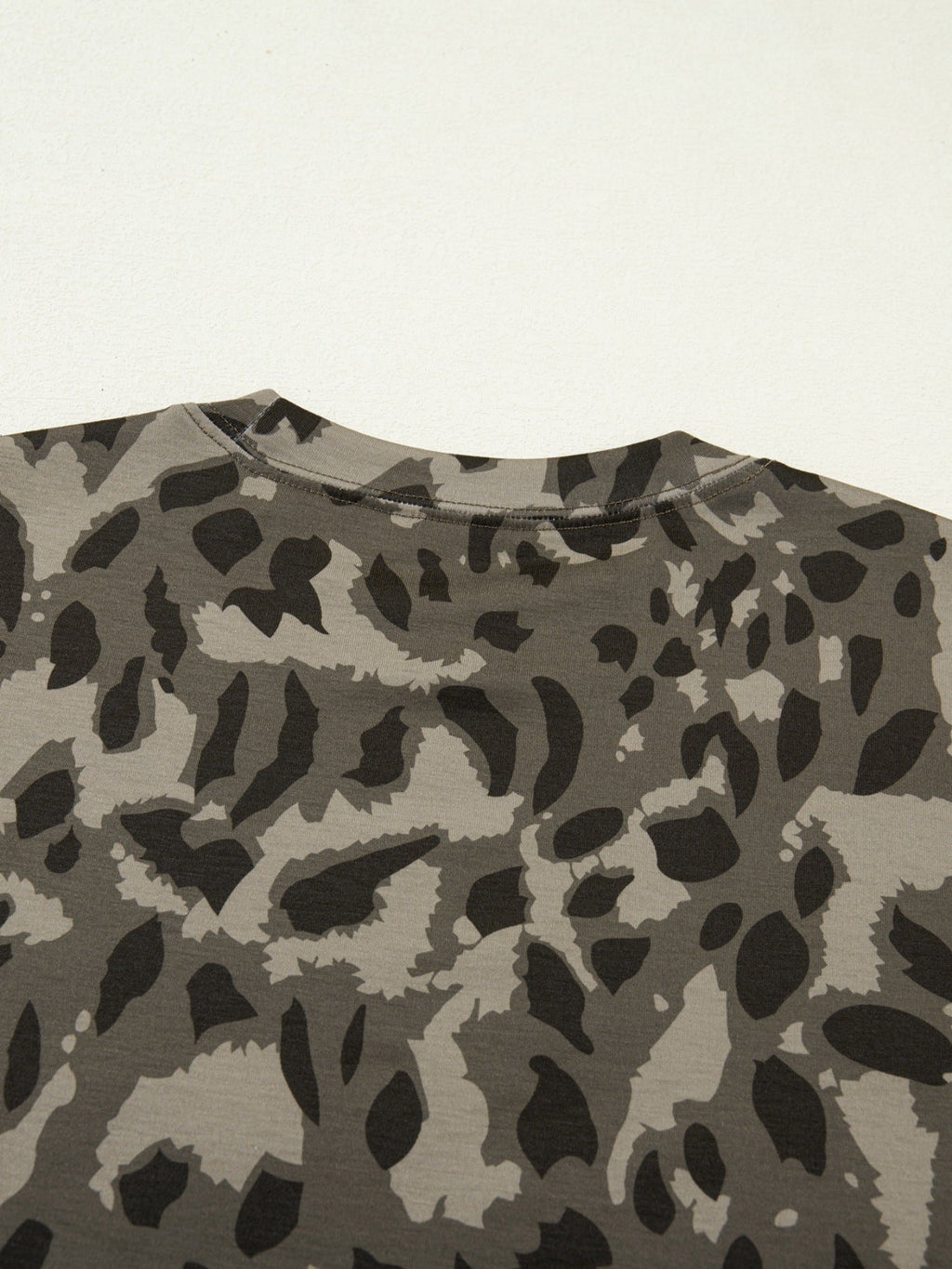 Leopard Print Mock Neck Slim Tee