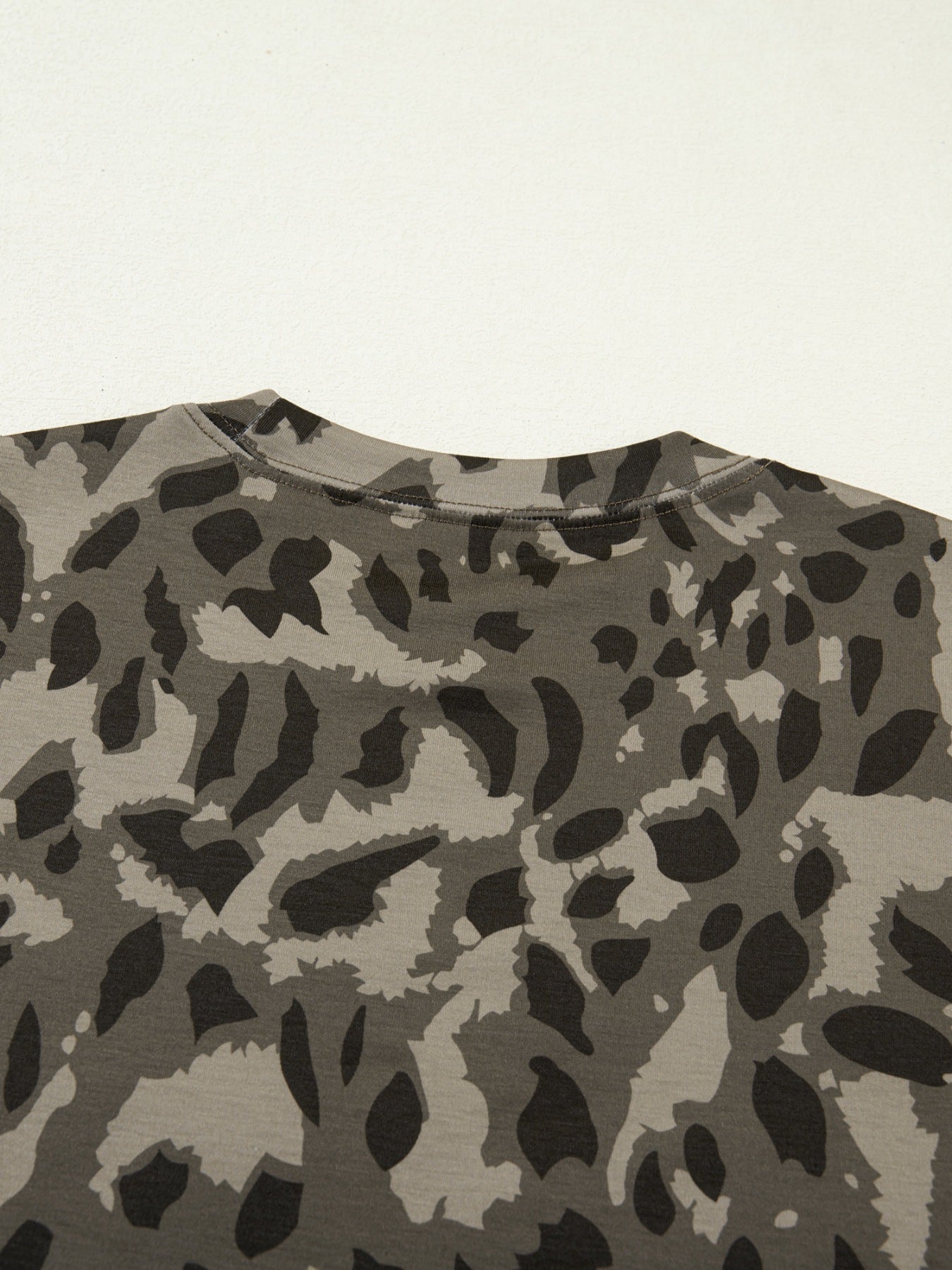 Leopard Print Mock Neck Slim Tee
