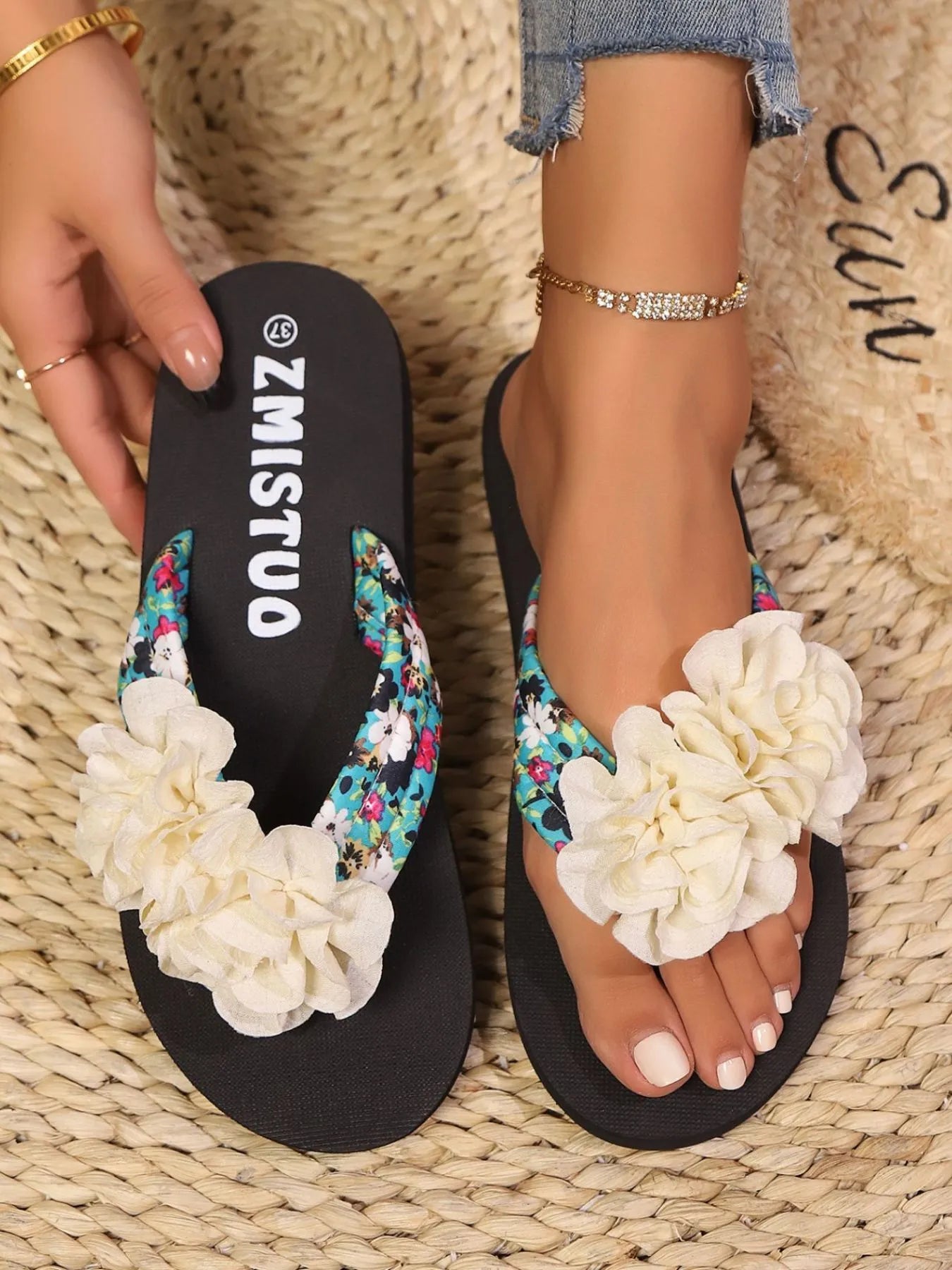 Flower Toe Post Platform Sandals
