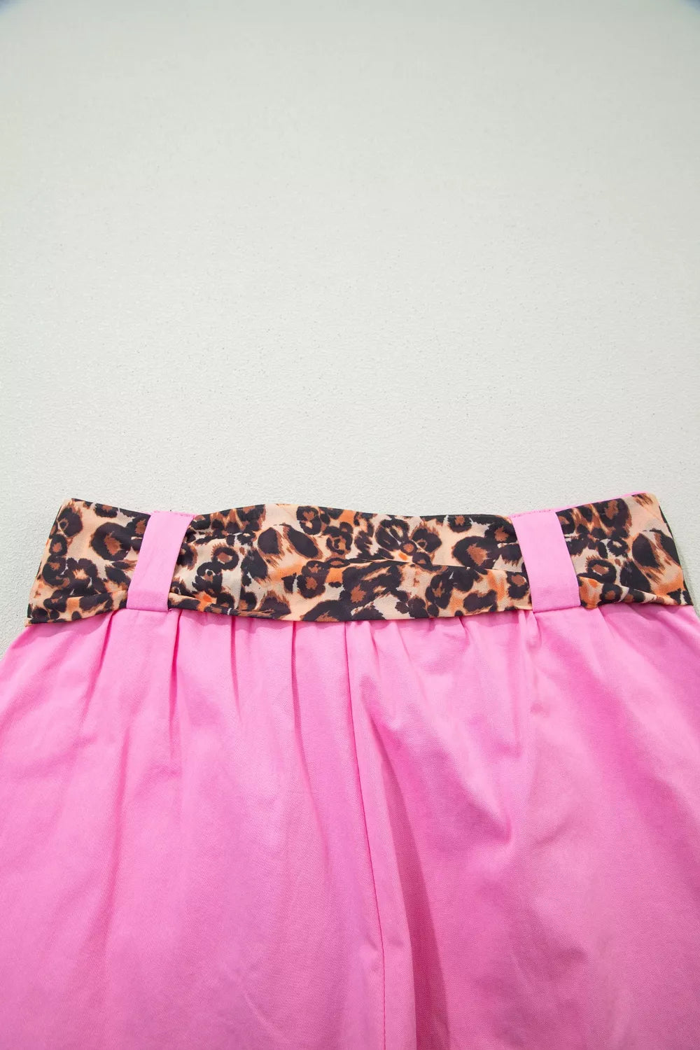 Leopard Contrast Sash Belt Pleated Wide Leg Shorts