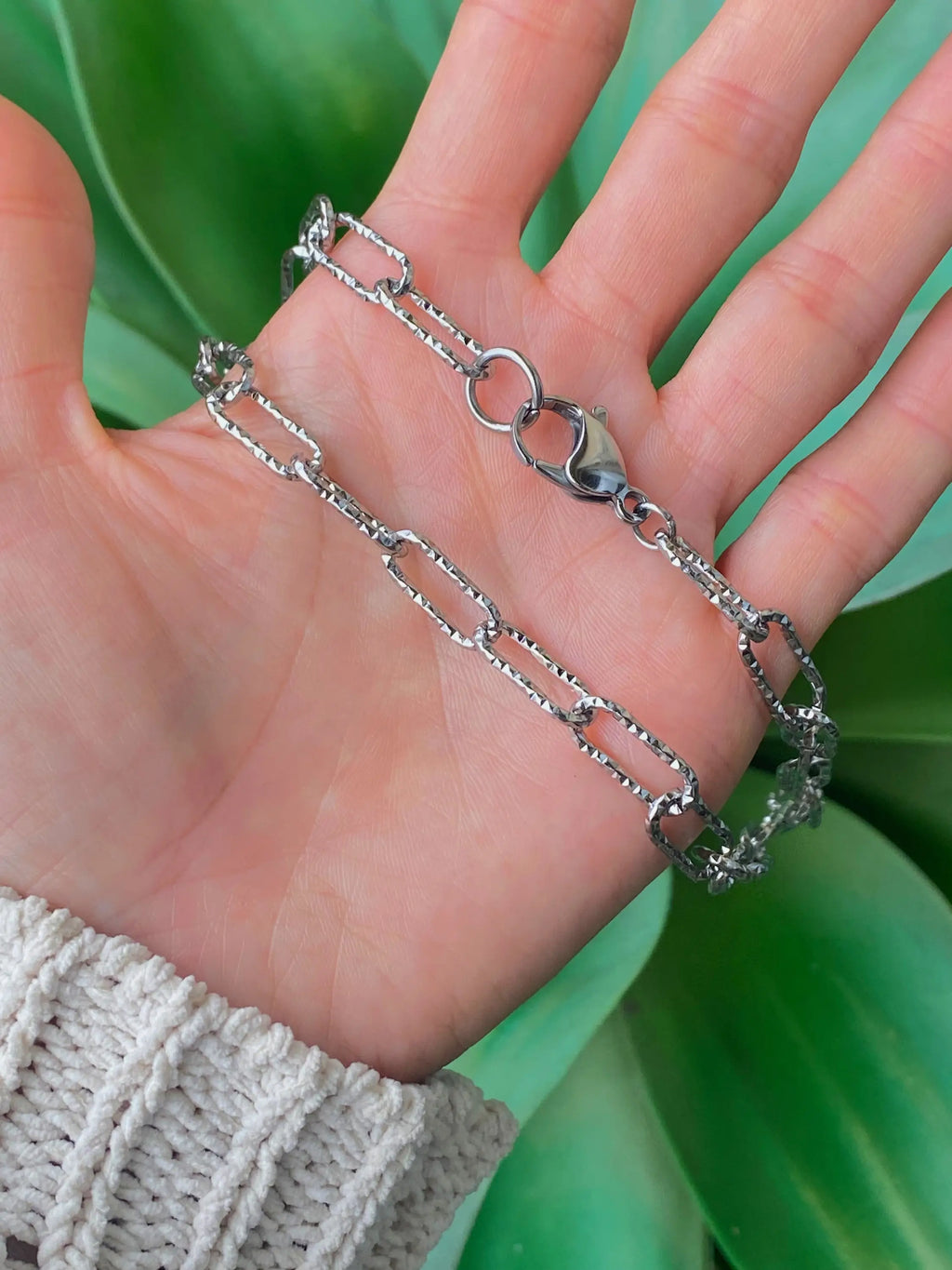 STATEMENT PAPERCLIP NECKLACE