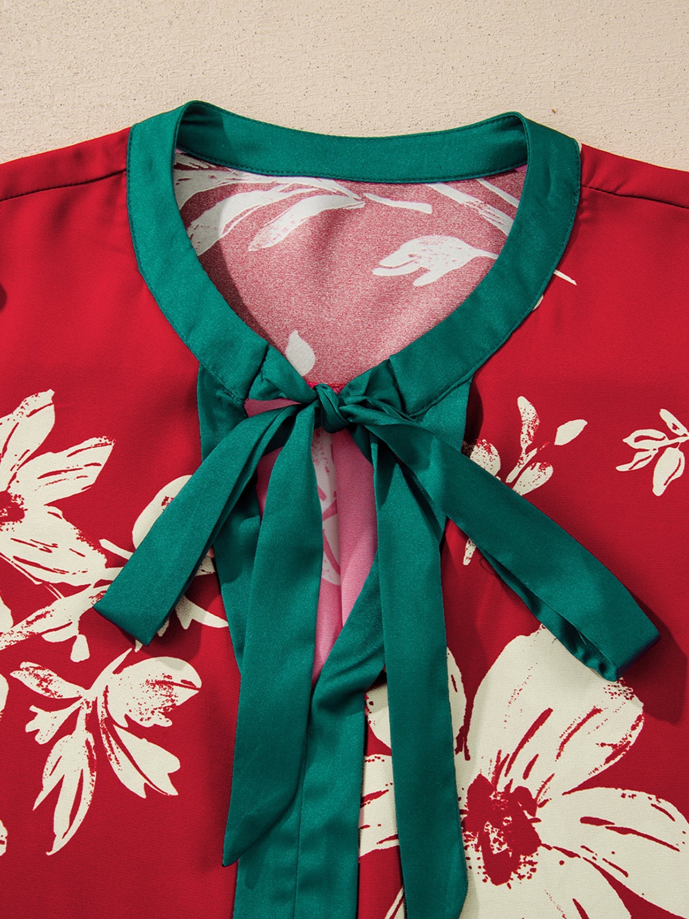 Contrast Tied Neck Shirred Puff Sleeve Flower Blouse