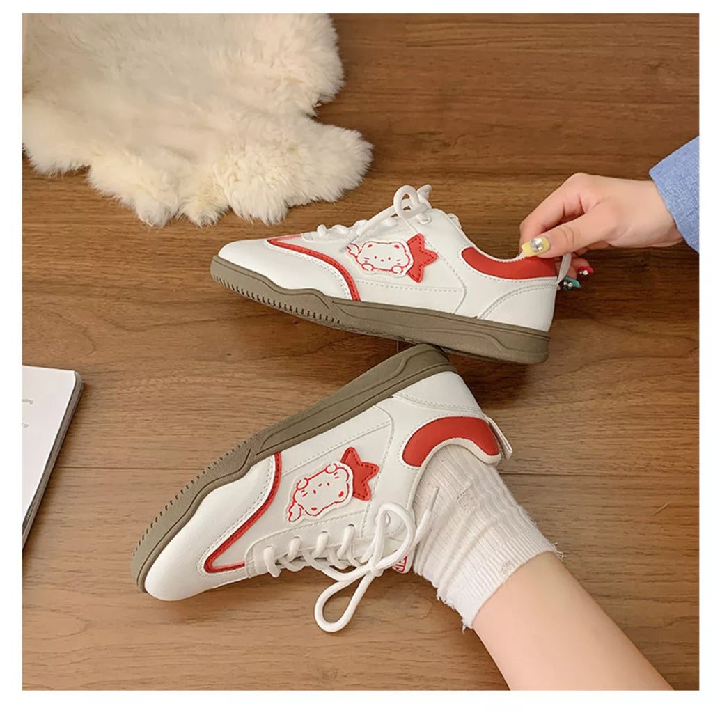 Lace Up Round Toe Sneakers