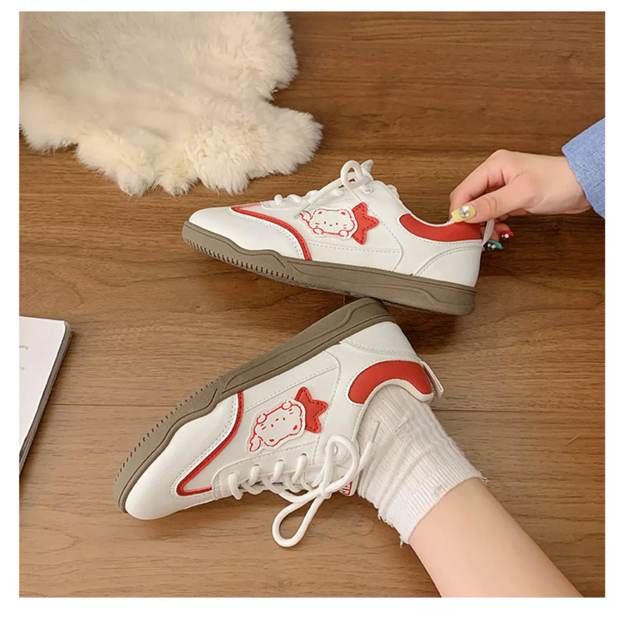 Lace Up Round Toe Sneakers