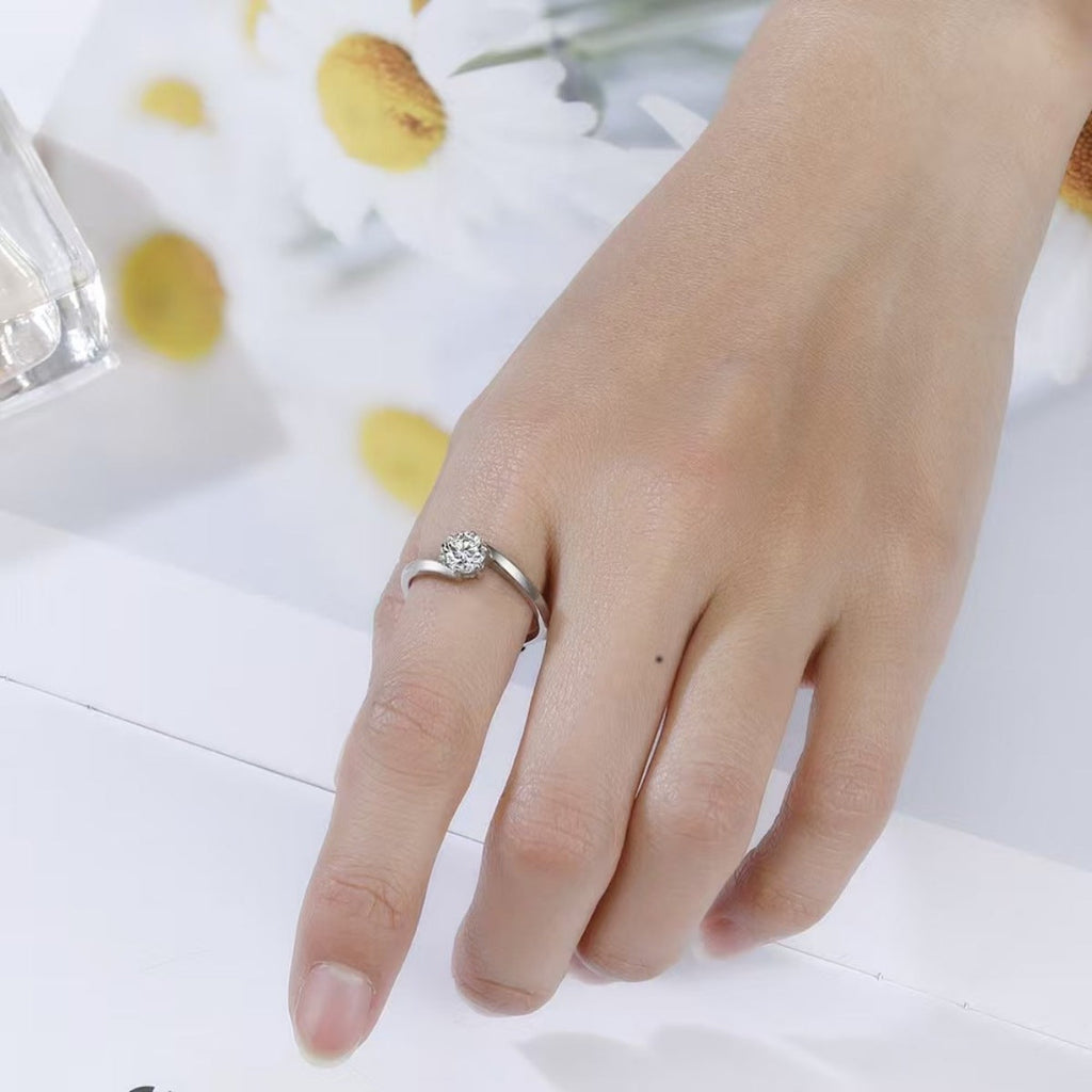 1 Carat Moissanite 925 Sterling Silver Ring