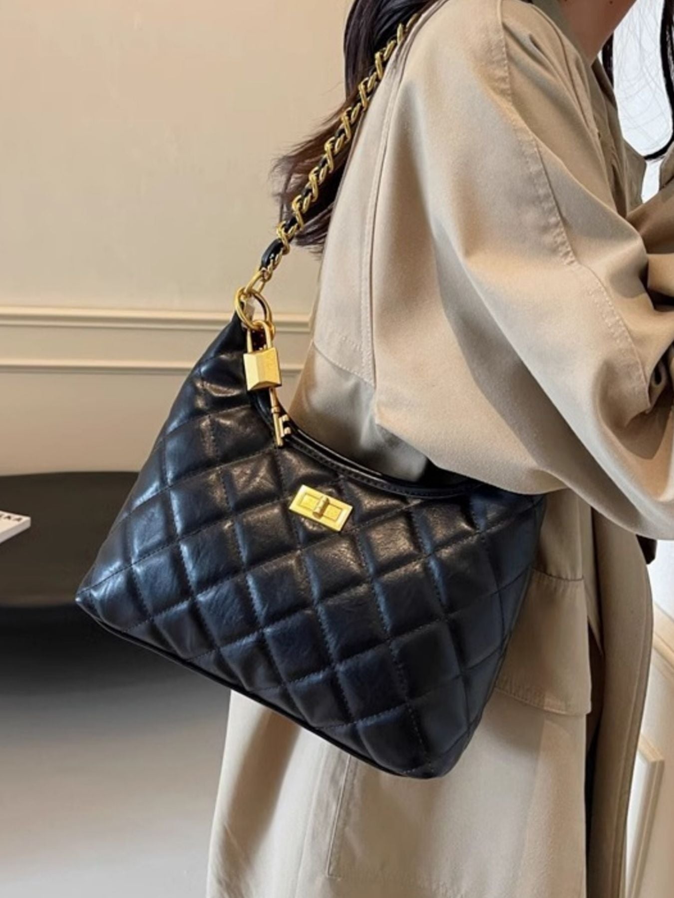 Quilted Chain Strap Shoulder Bag