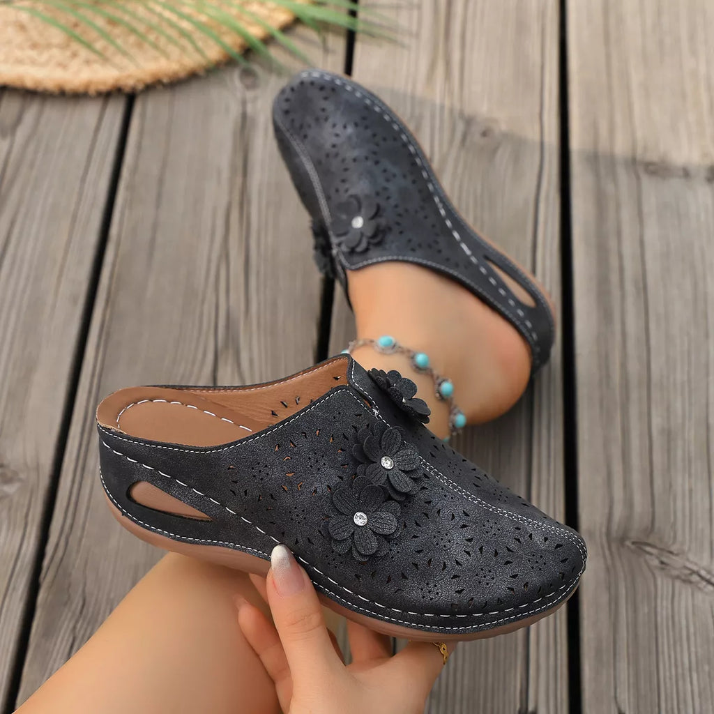Floral Decor Round Toe Sandals
