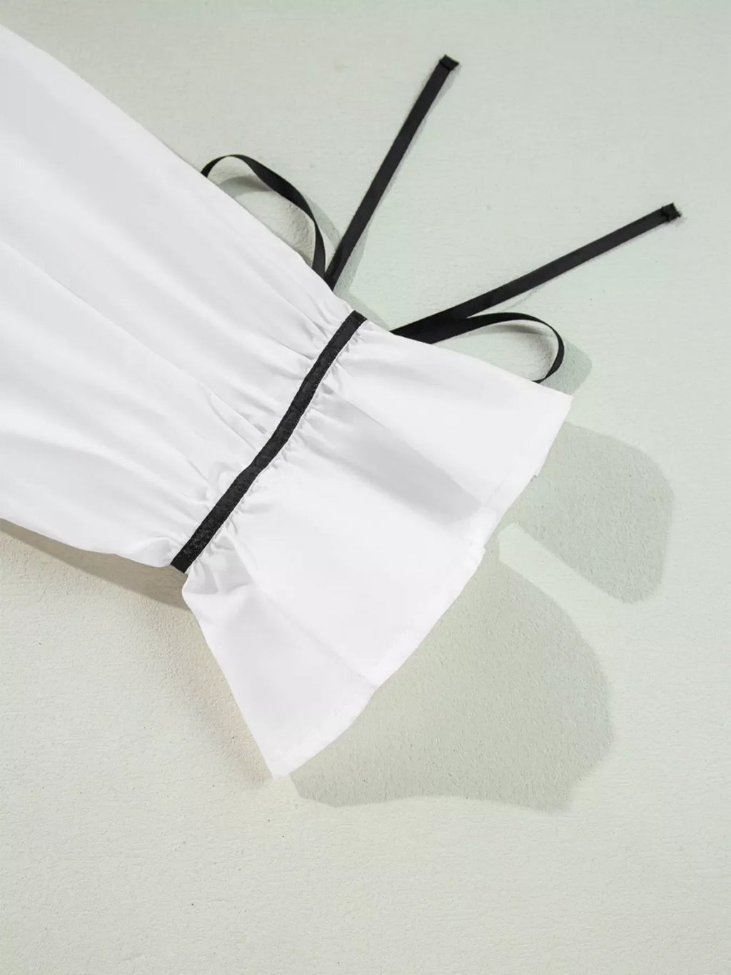 Elegant Contrast Bow-Tie Ruffle Blouse