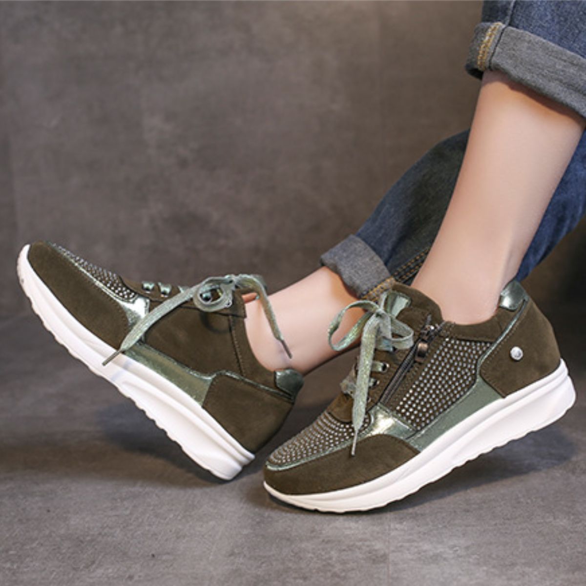 Lace Up Round Toe Sneakers