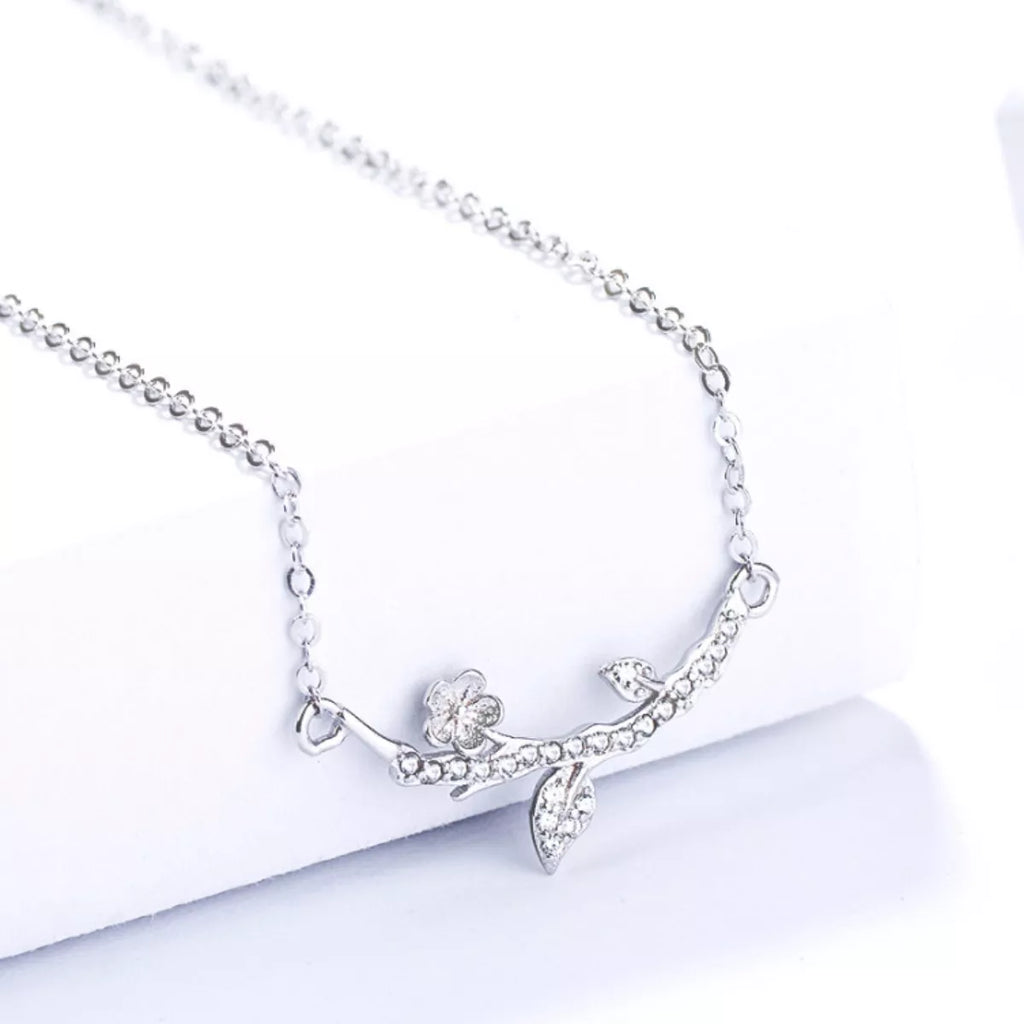 925 Sterling Silver Zircon Flower Necklace