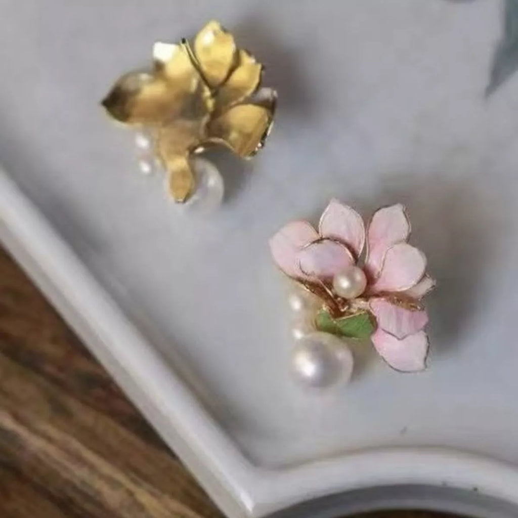 Flower Pearl Stud Earrings