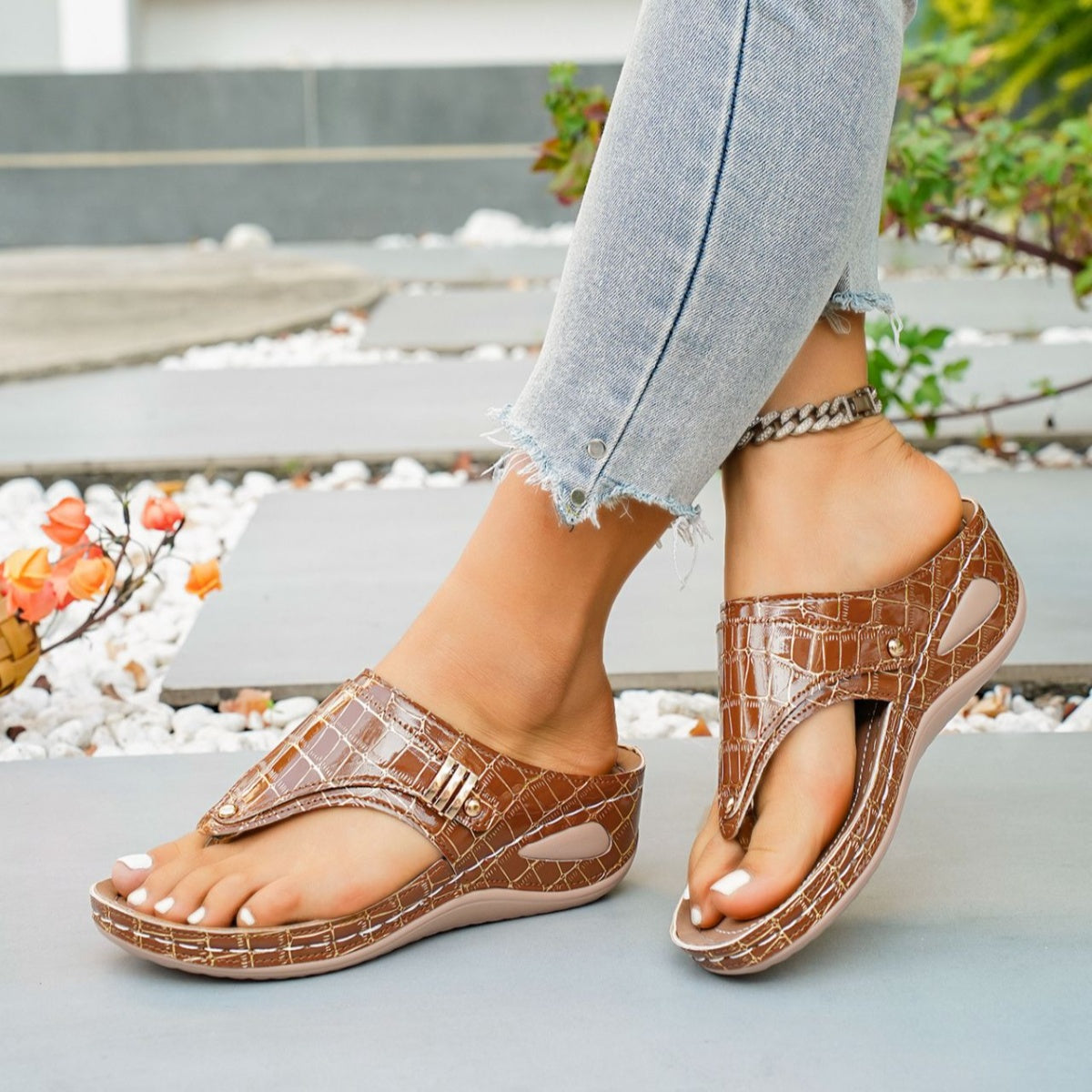 Toe Post Wedge Sandals
