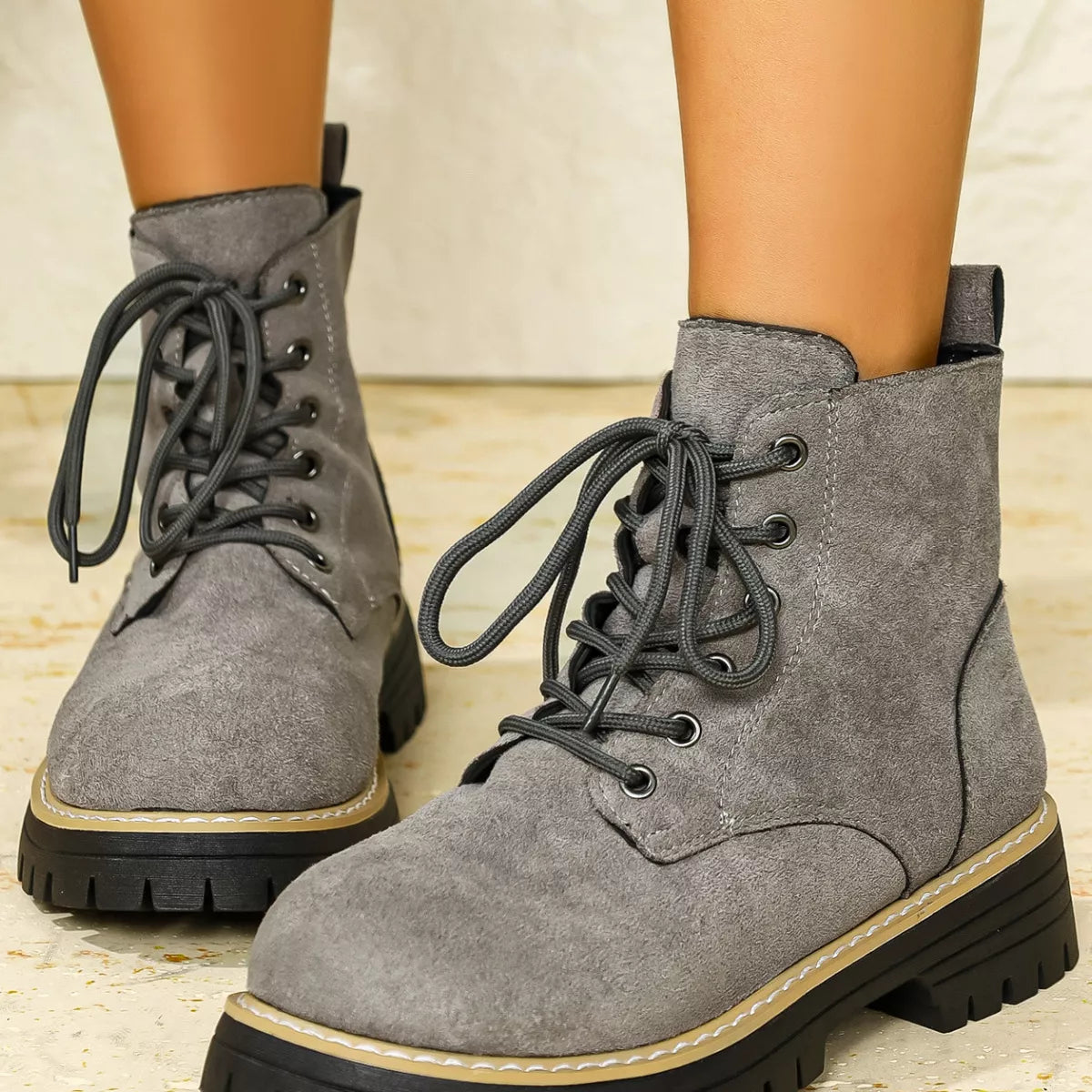 Round Toe Lace Up Boots
