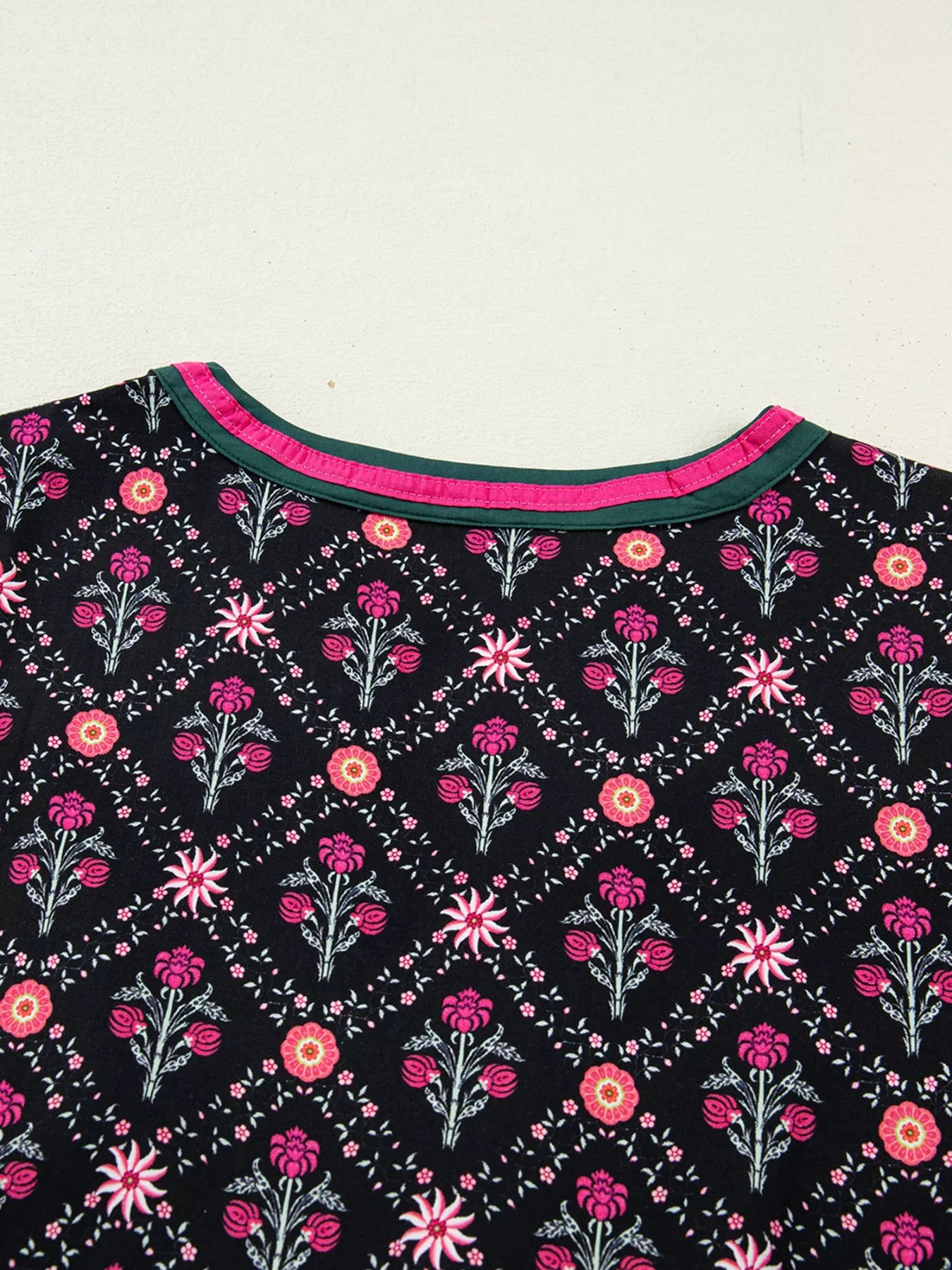 Contrast V Neckline Bracelet Sleeve Vintage Floral Blouse