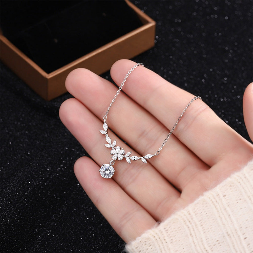 1 Carat Moissanite 925 Sterling Silver Leaf Flower Necklace