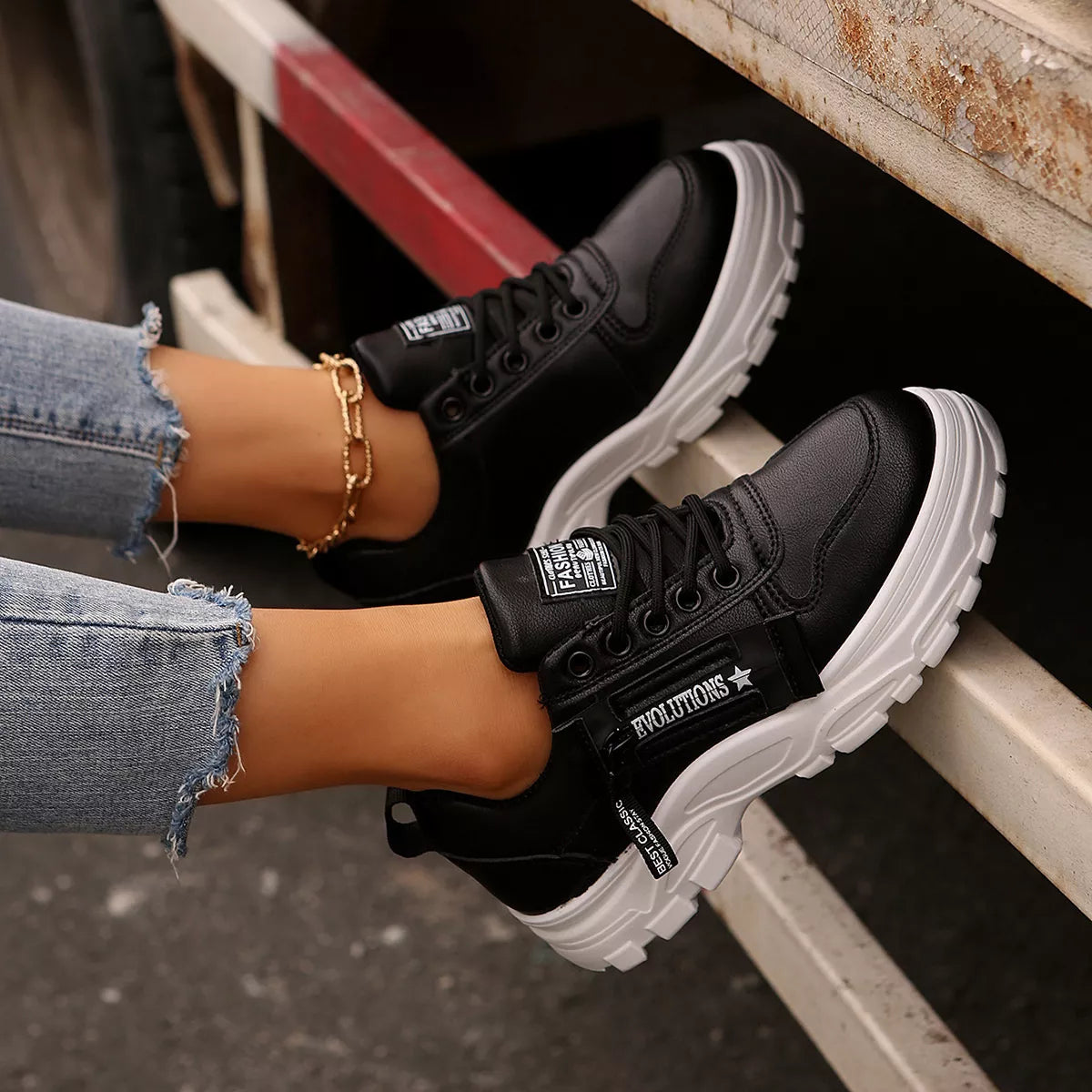 Lace Up Round Toe Athletic