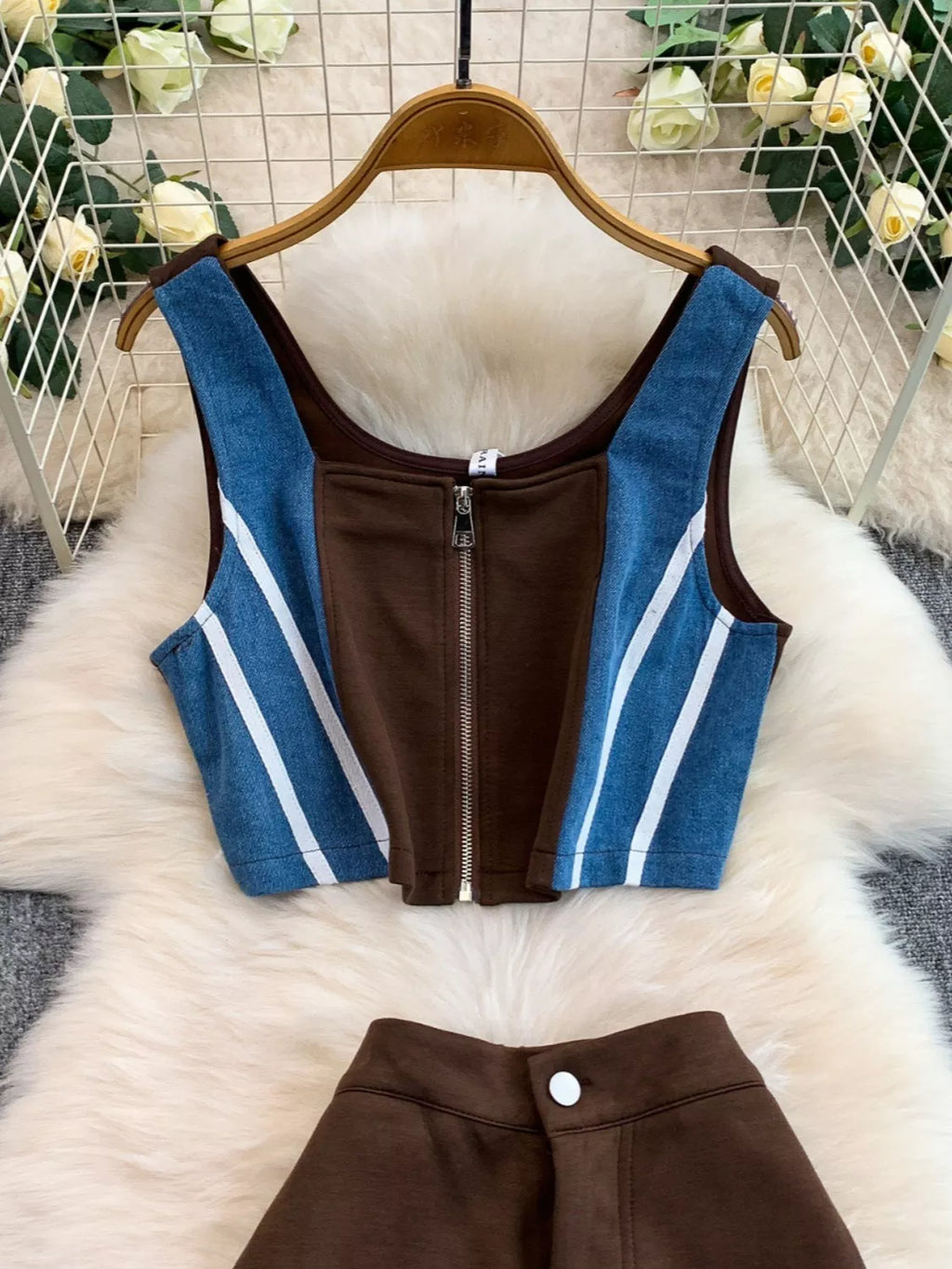 Zip Front Contrast Tank and Side Striped Pants Set
