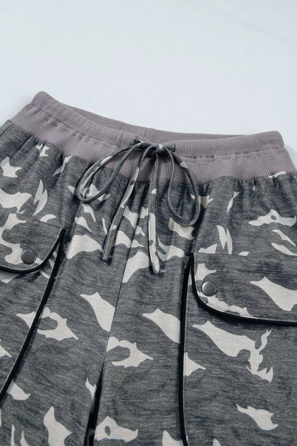 Multicolour Drawstring Contrast Waistband Camouflage Cargo Barrel Pants