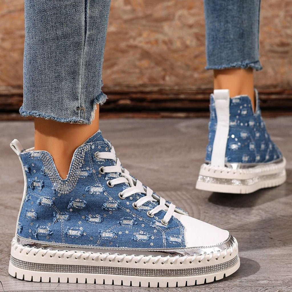 Lace Up Platform Sneaker