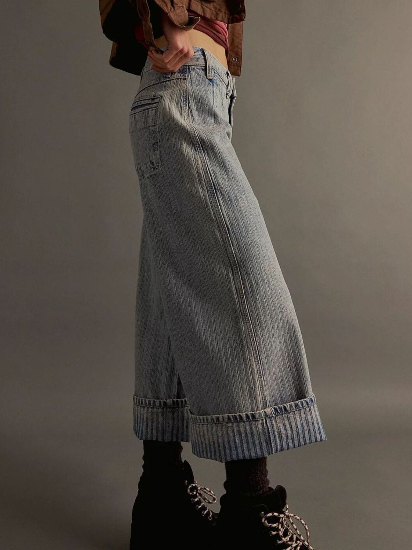 Wide-Leg Cropped Jeans