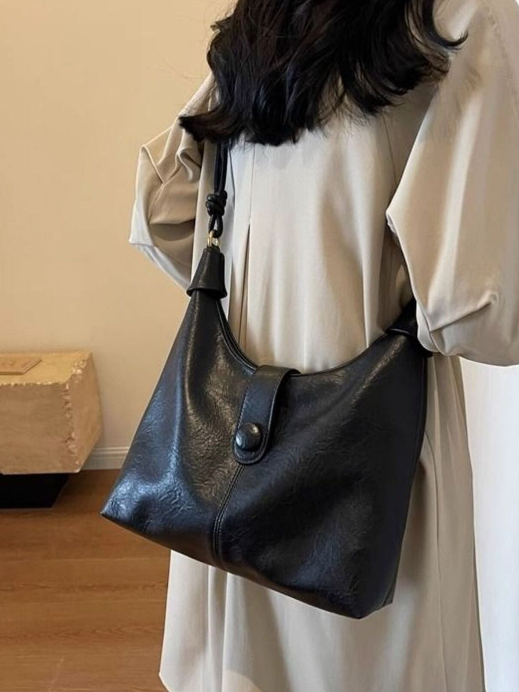 Vintage Buckle Closure Shoulder Bag