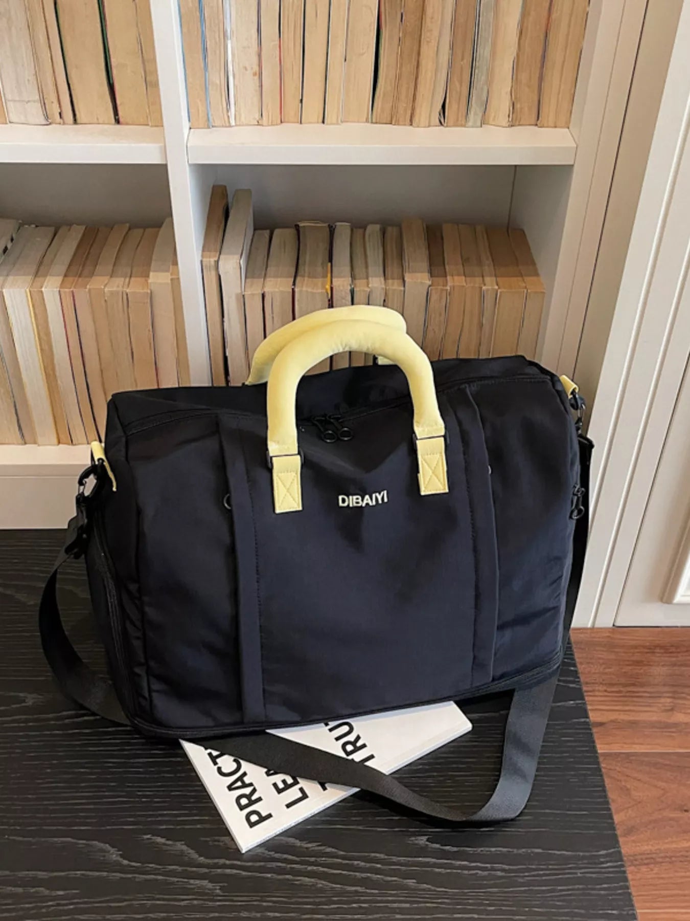 Durable Travel Duffel Bag with Comfortable Contrast Handle