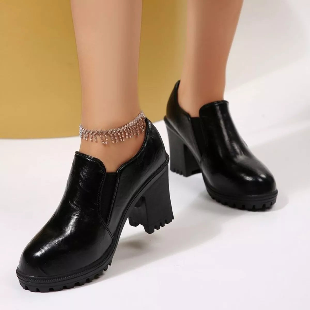Round Toe Block Heels Pumps