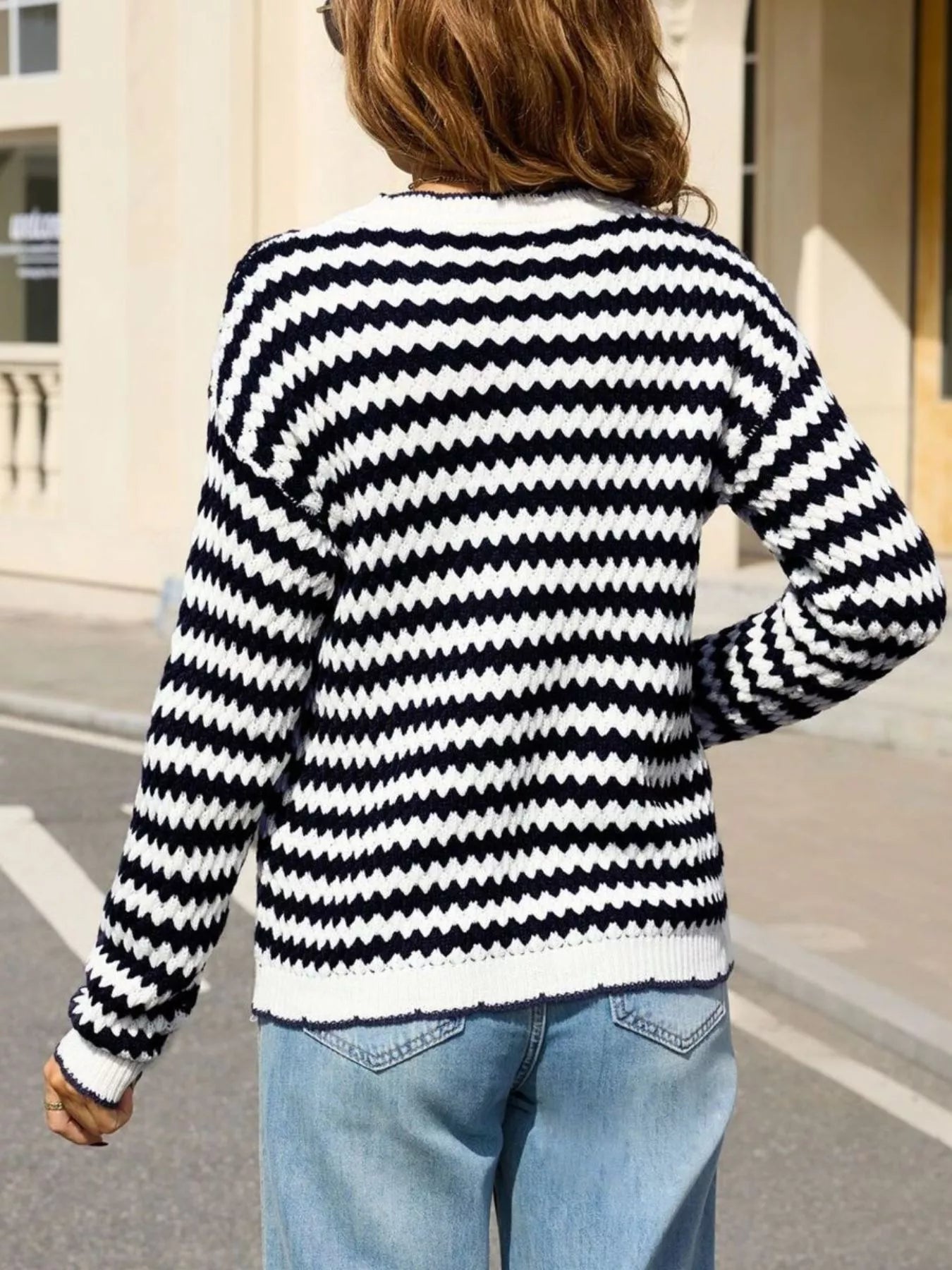 Striped Zigzag Knit Round Neck Sweater